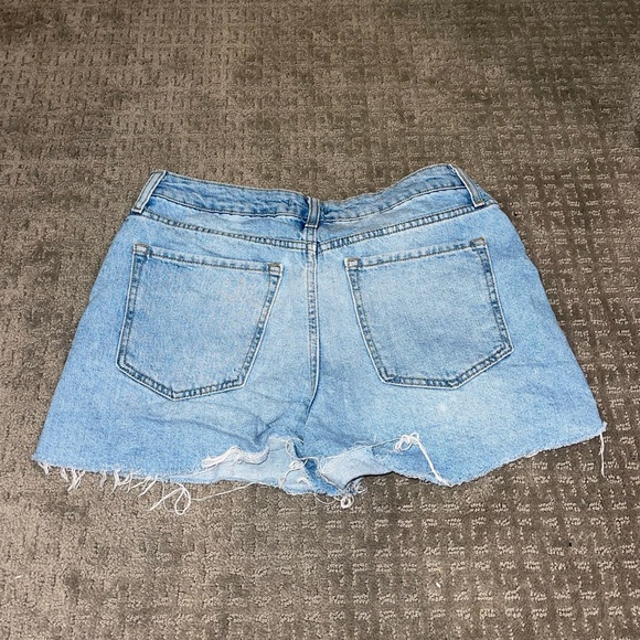 High waisted button up light jean shorts - Picture 4 of 4